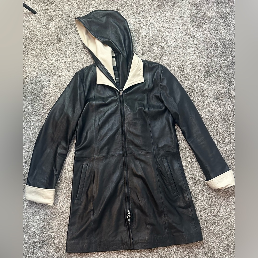 Vera Pelle Women’s Black and Cream Long Leather Zip Up Jacket NWOT Size 50